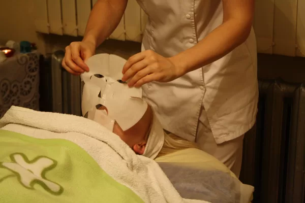 Dziļas iedarbības mitrinošā auduma maska